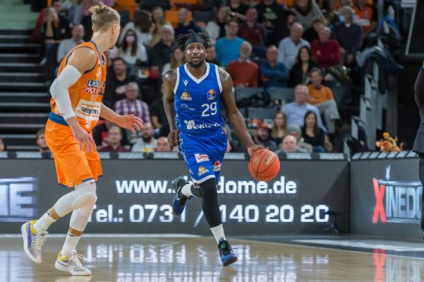 在频繁的首 在频繁的首